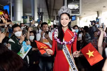 Bảo Ngọc khoe nhan sắc rạng rỡ khi về nước sau đăng quang