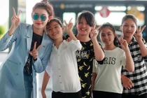 Á hậu Huyền My trẻ trung lên đường sang Anh du học