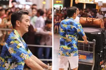 Đàm Vĩnh Hưng gây “náo loạn” sân bay lúc nửa đêm