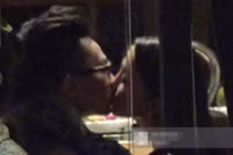 Lộ ảnh Linh Nga khóa môi người tình bí mật