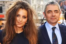 Bất ngờ nhan sắc như hoa hậu của con gái Mr. Bean