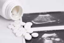 Người phụ nữ nguy kịch vì uống thuốc phá thai mua trên mạng