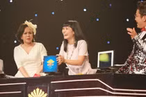 Việt Hương dọa cạch mặt Phương Thanh trên ghế nóng