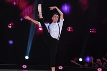 Nóng với chàng trai đi giày mũi cứng, múa ballet