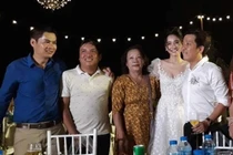 Cận ảnh Trường Giang, Nhã Phương bên gia đình ở lễ đính hôn