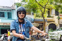 Tiết Cương U50 là "đại gia ngầm", yên vui bên vợ kém 26 tuổi