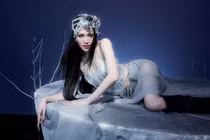 Ninh Dương Lan Ngọc tạm rời showbiz, đi du học Australia