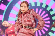 Vì sao Chi Pu được hát tại chung khảo Hoa hậu Việt Nam 2018?