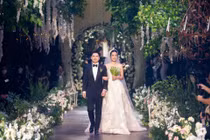 Cận cảnh 5 váy cưới đắt và độc của tân nương Đỗ Mỹ Linh