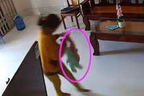 Bé trai 8 tháng ở Phan Thiết bị người giúp việc bạo hành