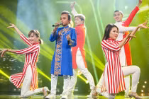 Mẹ Hồ Văn Cường phản ứng lạ khi con được hò reo