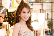 Ngọc Trinh diện gợi cảm đẹp hút mắt giữa trời đông Hà Nội