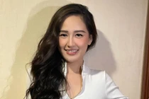 Hoa hậu Mai Phương Thúy mặc gợi cảm khoe eo thon