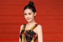 Lê Âu Ngân Anh sang chảnh với set đồ hơn nửa tỷ gây sốc