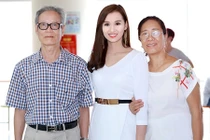 Bố mẹ chồng Lã Thanh Huyền mừng con dâu ra mắt phim