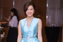 Hot girl Midu sang chảnh xách túi 60 triệu đi sự kiện