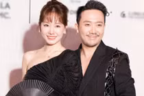 Trấn Thành - Hari Won tình tứ đến mừng show diễn của NTK Công Trí