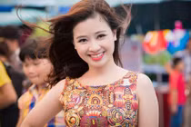 Dương Hoàng Yến bức xúc vì bị gạ tình giá 8000 USD