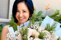 Ca sĩ Hồng Nhung xinh đẹp, trẻ trung bất ngờ ở tuổi 50