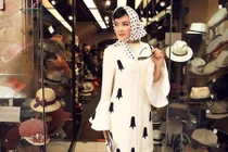 Thời trang cổ điển của Lý Nhã Kỳ tại Paris