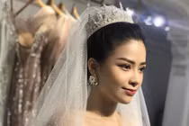 Dương Hoàng Yến mặc váy cưới lộng lẫy, dự báo sắp lên xe hoa