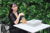 Nhã Phương tái xuất khác lạ sau 2 tháng “mất tích” trên mạng xã hội