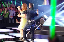 Mỹ Tâm quẩy cùng Đàm Vĩnh Hưng trên sân khấu The Voice