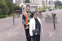 Đàm Vĩnh Hưng chúc mừng sinh nhật mẹ