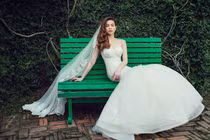 Hồ Ngọc Hà tung ảnh mặc váy cưới vào đúng sinh nhật