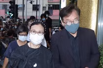 Thành Long cùng dàn sao viếng "vua sòng bạc" Hà Hồng Sân