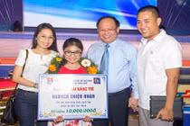 Cẩm Ly đưa Thiện Nhân đi nhận học bổng Tài năng trẻ