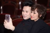 Khánh Hà nhí nhảnh chụp ảnh tự sướng cùng Nguyên Vũ