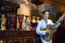 Nội thất lạ đời gây choáng trong biệt thự của Ngọc Sơn