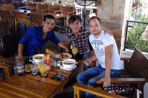 Chàng bán kẹo kéo khiến Mr Đàm từ mặt Quang Lê