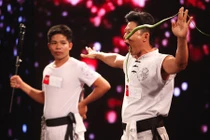 Thí sinh “Vietnam's Got Talent” nhét rắn qua mũi gây sốc
