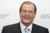 “Điệp viên 007” Roger Moore qua đời vì bệnh ung thư