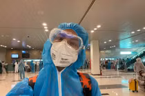 Cách ly khi từ Indonesia về nước, Minh Tú: “Tôi mang ơn Tổ quốc“