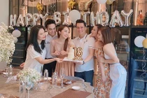 Sánh đôi Việt Anh, Quỳnh Nga loay hoay che ngực sợ lộ hàng