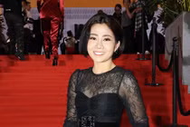 Mai Phương rạng rỡ trên thảm đỏ dù đang điều trị ung thư