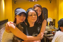 Huyền Lizzie xúc động hội ngộ dàn diễn viên "Thương ngày nắng về"