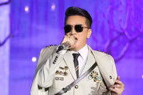 Có hội đồng duyệt trang phục của Đàm Vĩnh Hưng trong liveshow tại HN