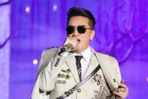 Có hội đồng duyệt trang phục của Đàm Vĩnh Hưng trong liveshow tại HN