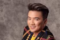 Đàm Vĩnh Hưng tiết lộ được Nam Thư tỏ tình, nhắn tin "anh ơi, yêu em đi"