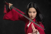 Lộ hình ảnh đầu tiên của Lưu Diệc Phi trong bom tấn "Hoa Mộc Lan"