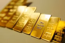 Giá vàng hôm nay 10/8: USD mất giá, vàng tăng cao