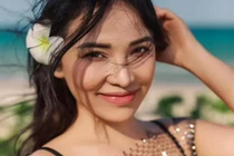 Quá khứ bị gạ qua đêm, tiếp rượu của Quỳnh Thư