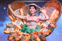 H'Hen Niê công bố quốc phục bánh mỳ từng gây tranh cãi