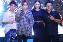 Hồ Ngọc Hà xinh đẹp trong tiệc mừng thành công liveshow