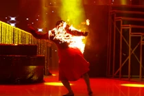 Thí sinh hát nhạc bolero gây sốc với màn thiêu sống