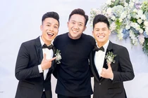 Trấn Thành lẻ bóng đi dự đám cưới đồng giới của John Huy Trần